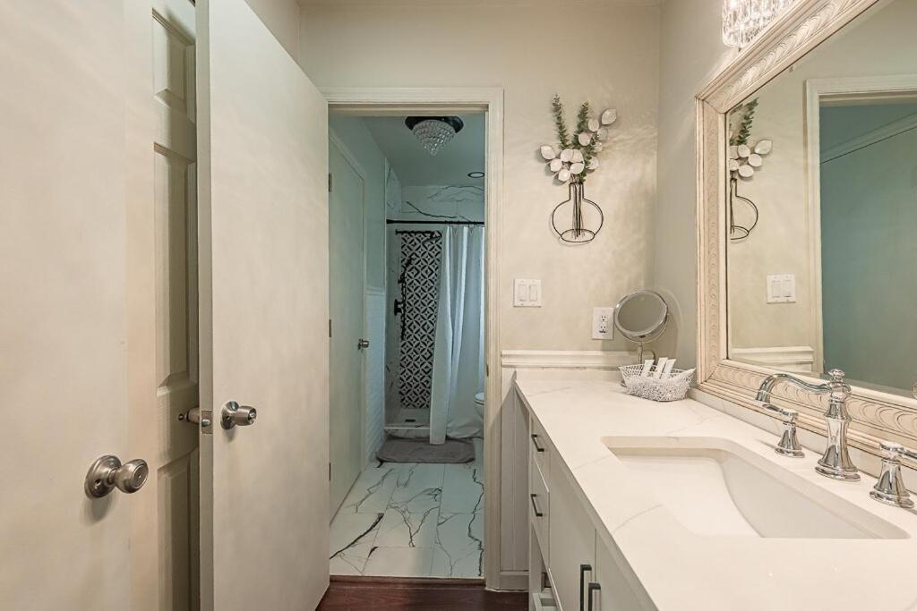 Cozy Townhome Retreat With King Bed Near I-10, Capitol, Fsu & Famu Tallahassee Exterior photo
