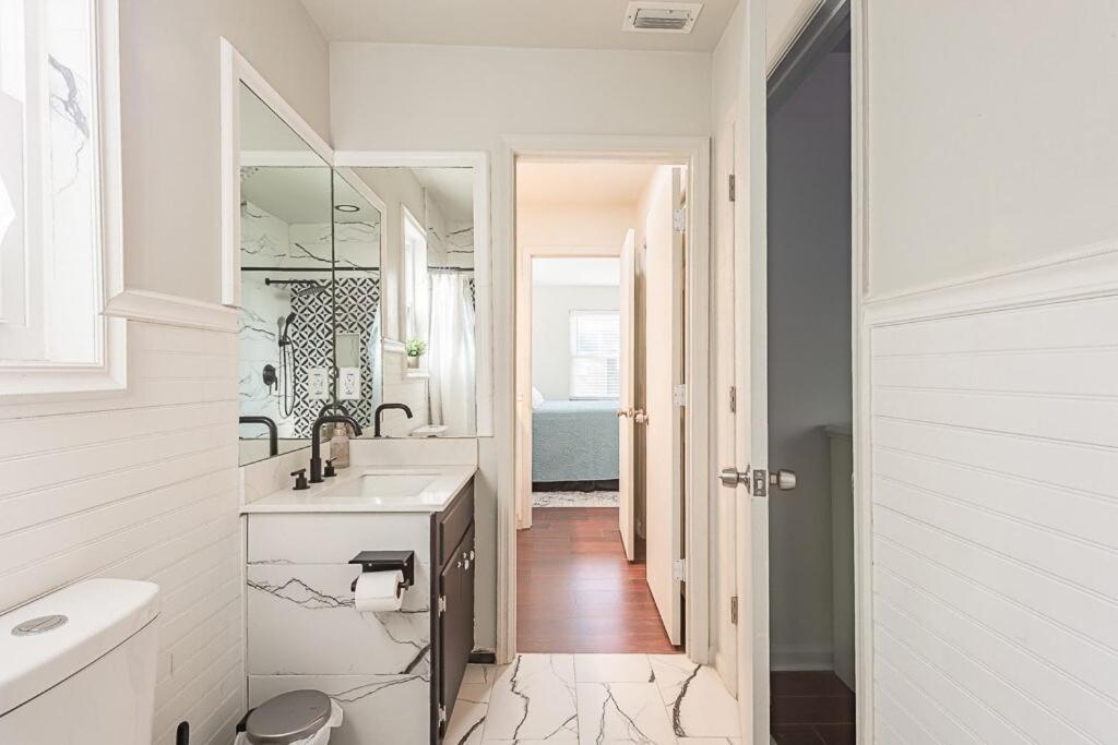 Cozy Townhome Retreat With King Bed Near I-10, Capitol, Fsu & Famu Tallahassee Exterior photo