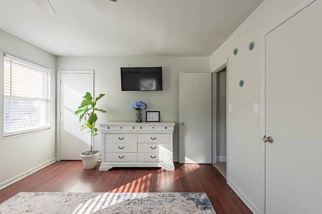 Cozy Townhome Retreat With King Bed Near I-10, Capitol, Fsu & Famu Tallahassee Exterior photo